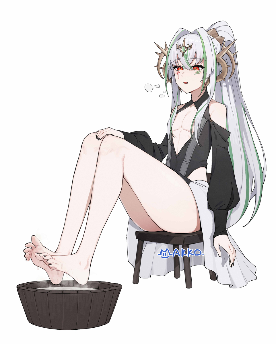 This is a pixiv picture whose title is 洗脚.