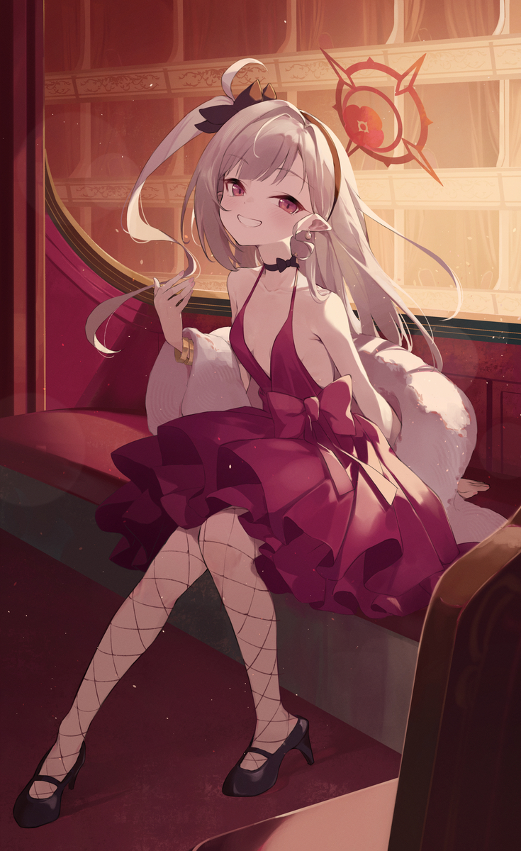 This is a pixiv picture whose title is 浅黄ムツキ(ドレス).