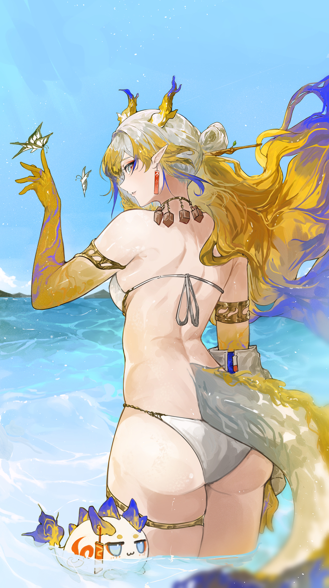 This is a pixiv picture whose title is Shu - (Swimsuit) 4/5🤍.