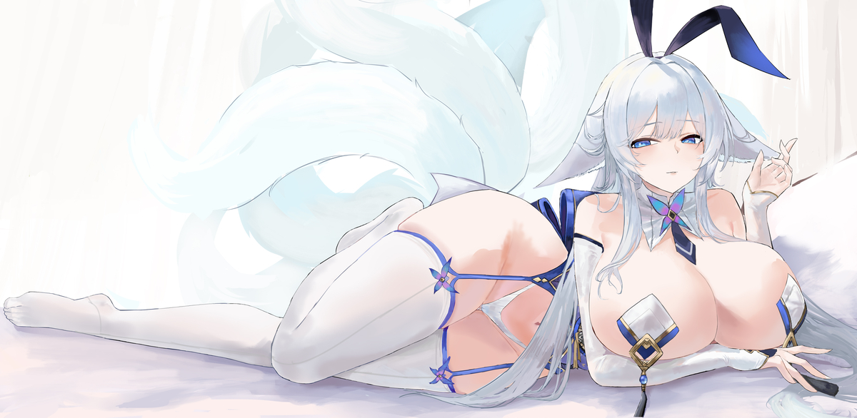 This is a pixiv picture whose title is 信濃(アズールレーン).