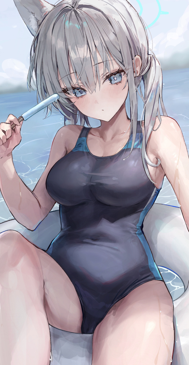 This is a pixiv picture whose title is 水着シロコ.