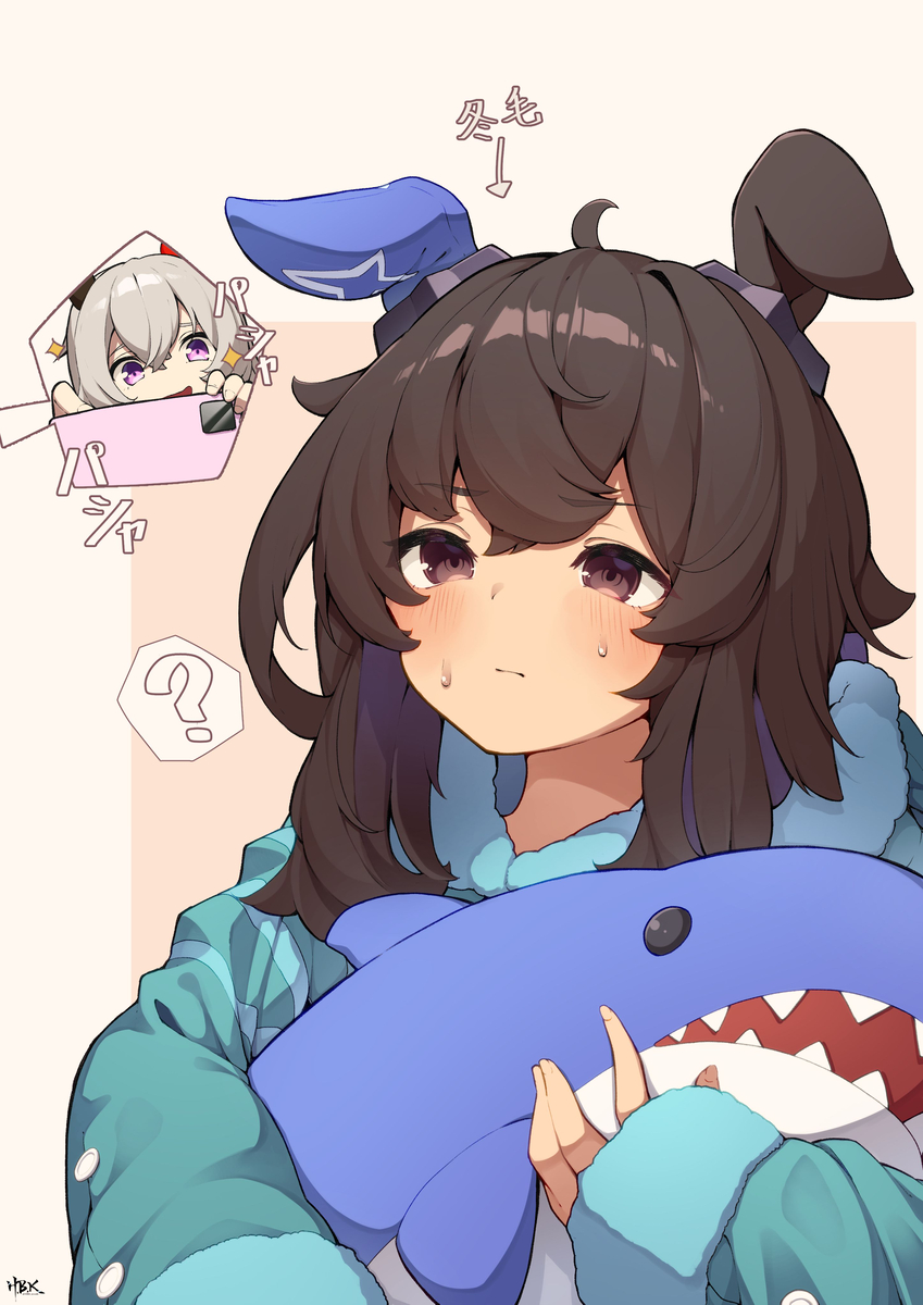 This is a pixiv picture whose title is 冬毛になったせいで自身がふわふわ側になってしまったアヤベさん.