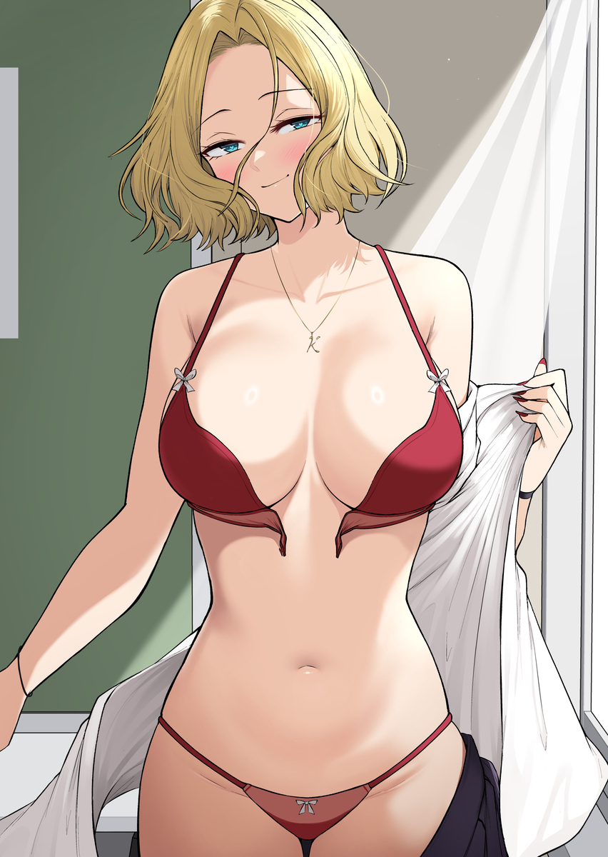 This is a pixiv picture whose title is クラスの金髪ぎゃる…💛.