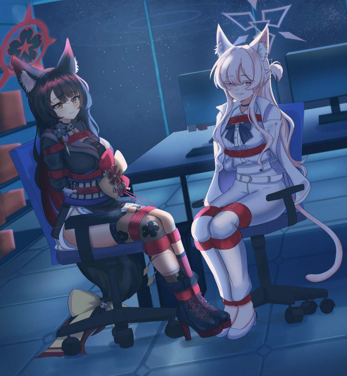 This is a pixiv picture whose title is 拘束來夜襲的狐狸與貓咪.
