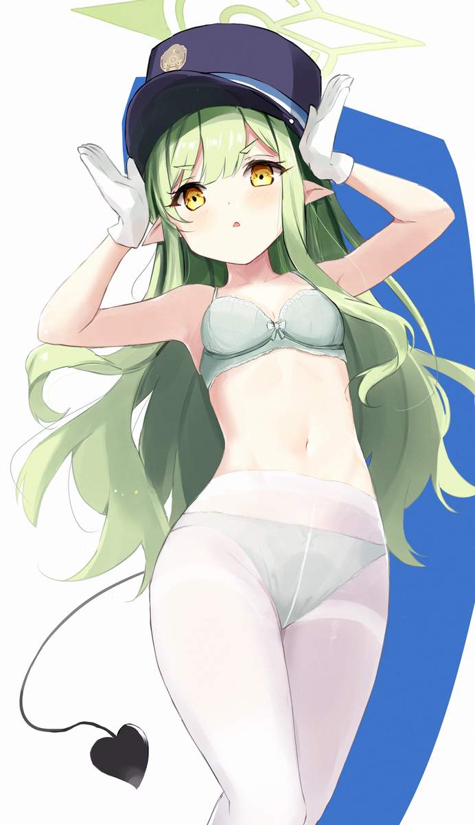 This is a pixiv picture whose title is 最适合绿色小内衣的一集.