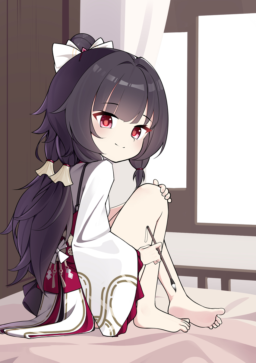 This is a pixiv picture whose title is 好像在画些什么的小玉.
