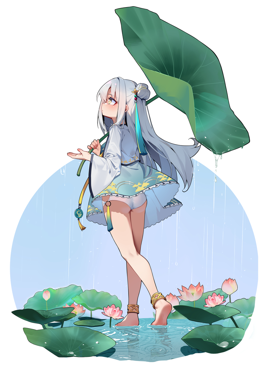 This is a pixiv picture whose title is 雨中荷伞，池中莲足.