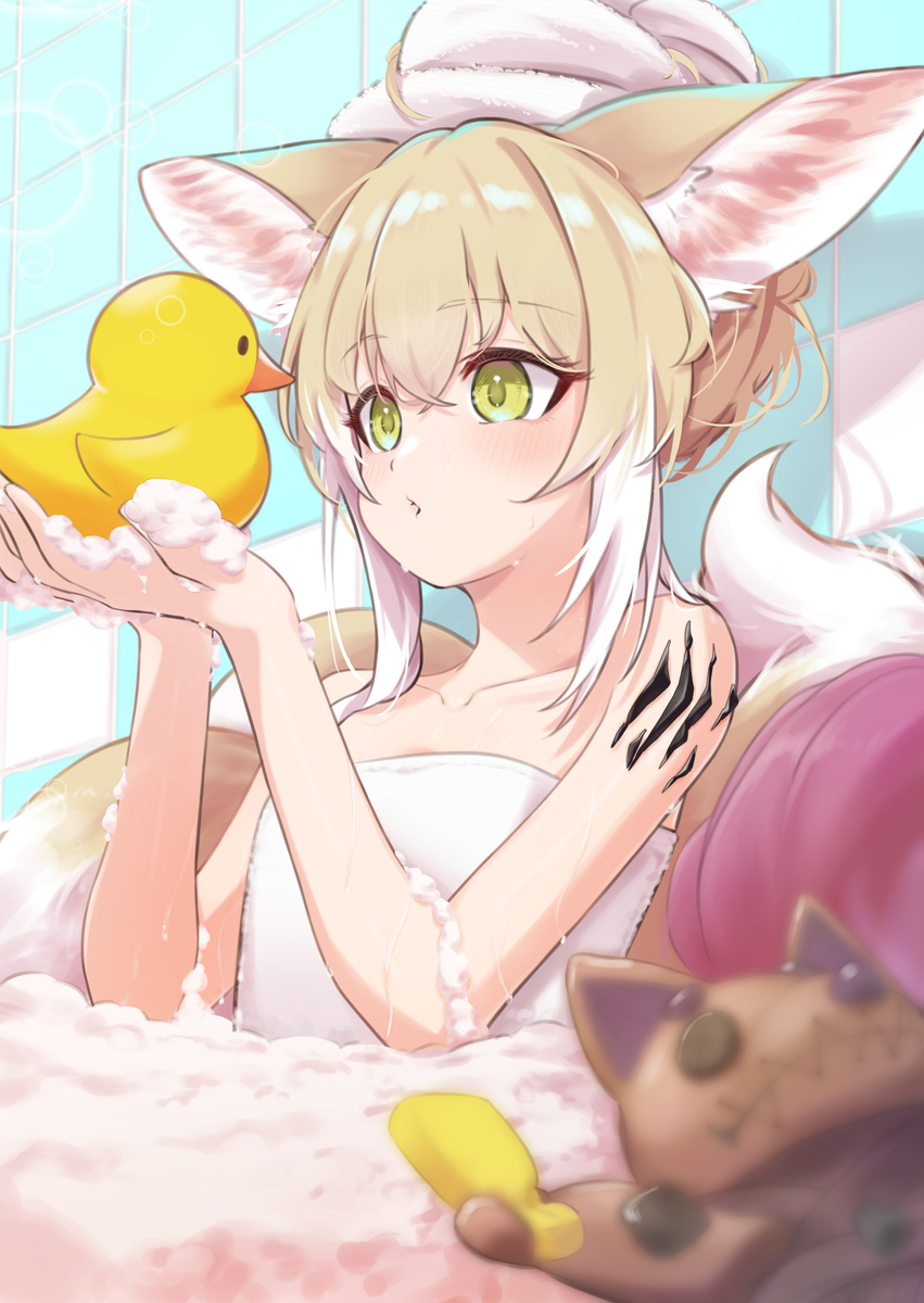 This is a pixiv picture whose title is 🫧🧽🦆🦊.
