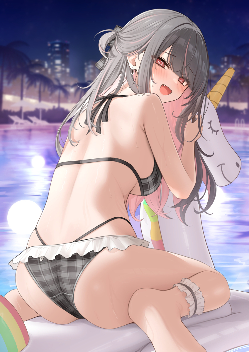 This is a pixiv picture whose title is せ、せんぱ～い…普通の浮き輪ってないですか？.