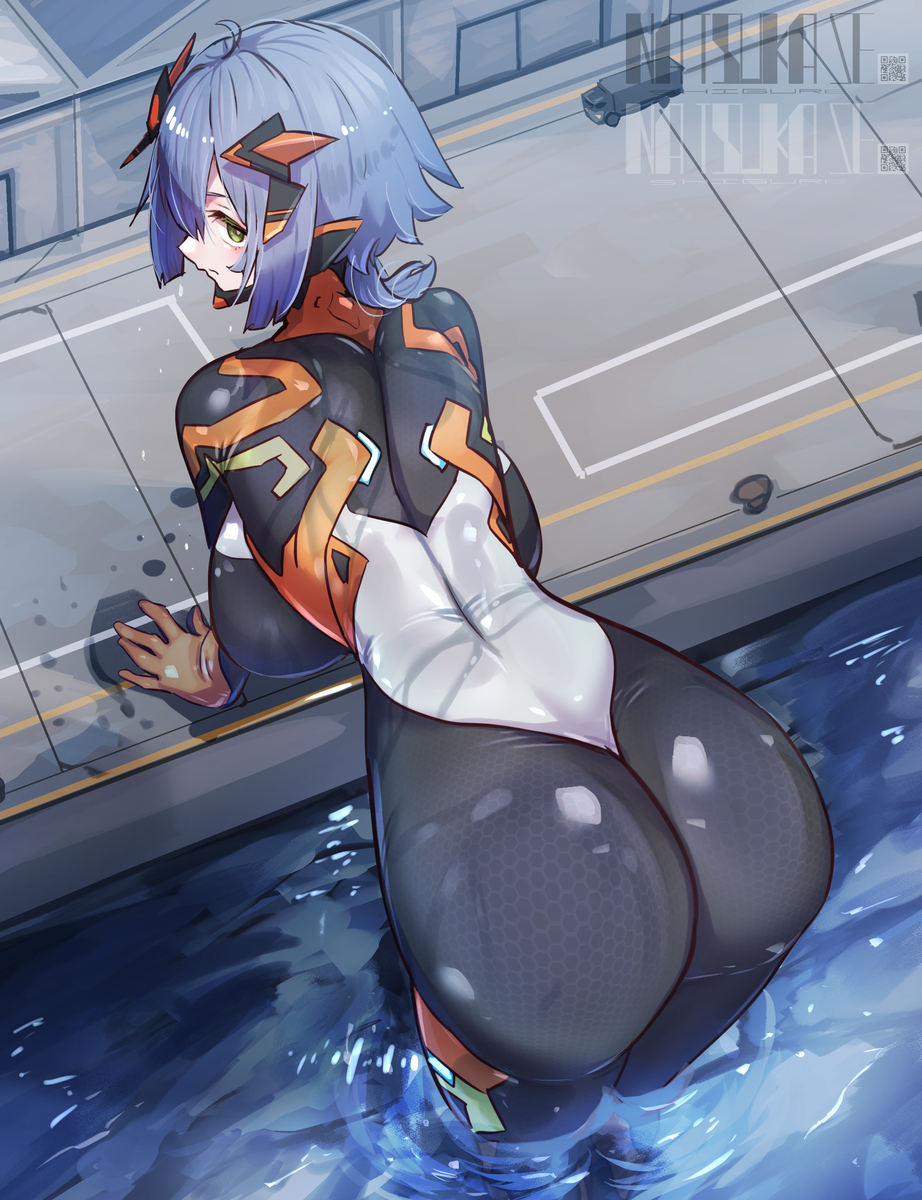 This is a pixiv picture whose title is 夏と巨大ヒロインと海と.