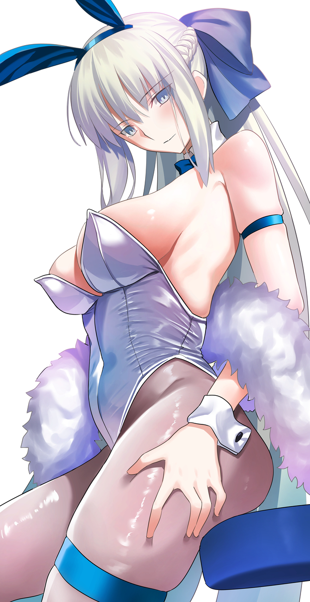 This is a pixiv picture whose title is bunny queen.