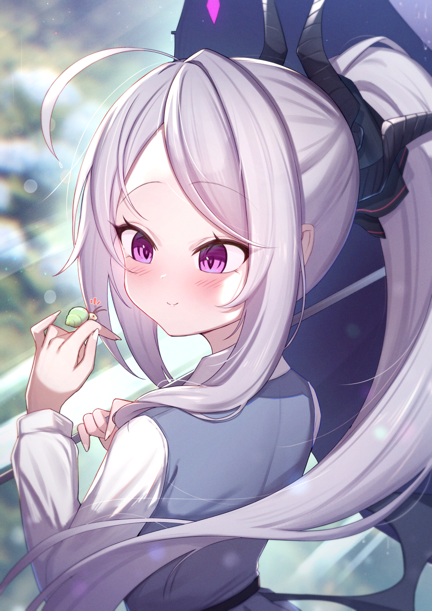 This is a pixiv picture whose title is 🌂.