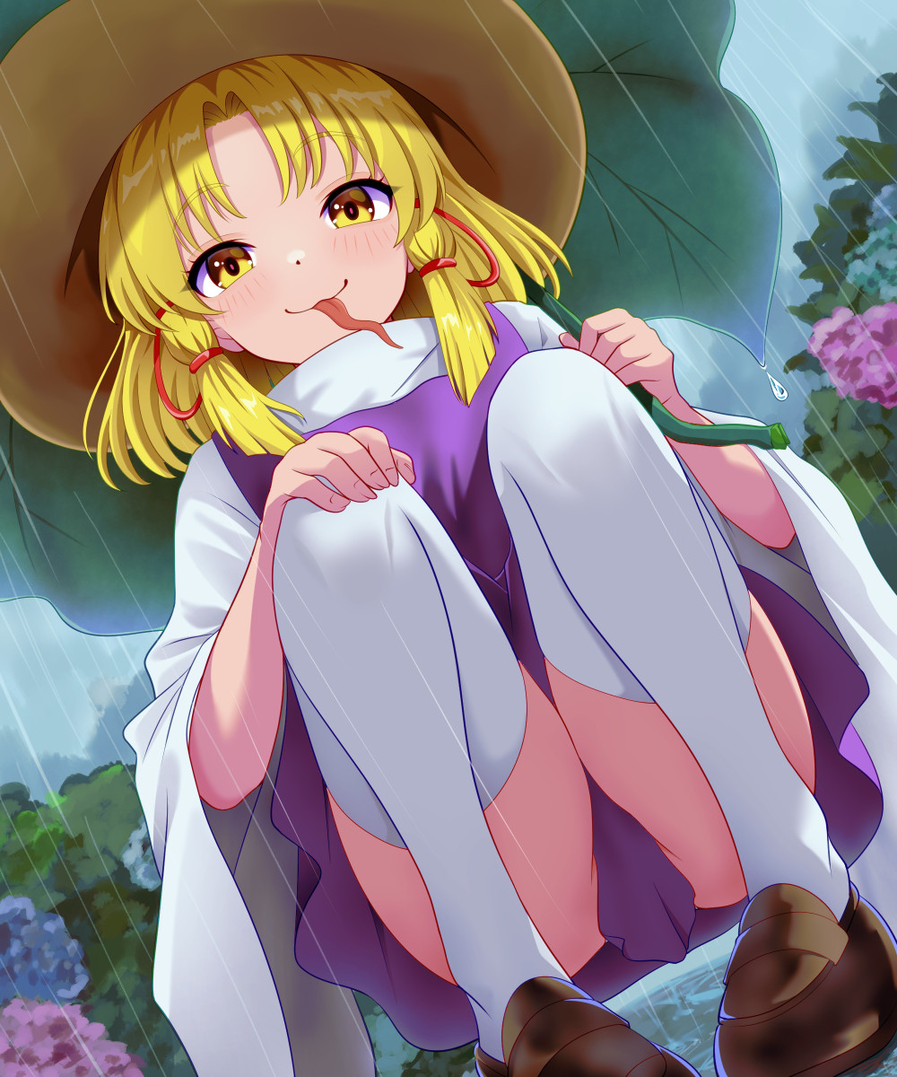 This is a pixiv picture whose title is 雨待ち諏訪子さま.