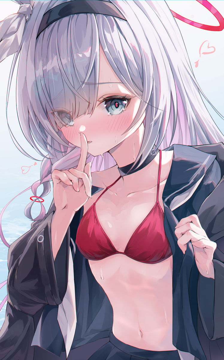 This is a pixiv picture whose title is 「水着……先輩には内緒ですよ……？」.