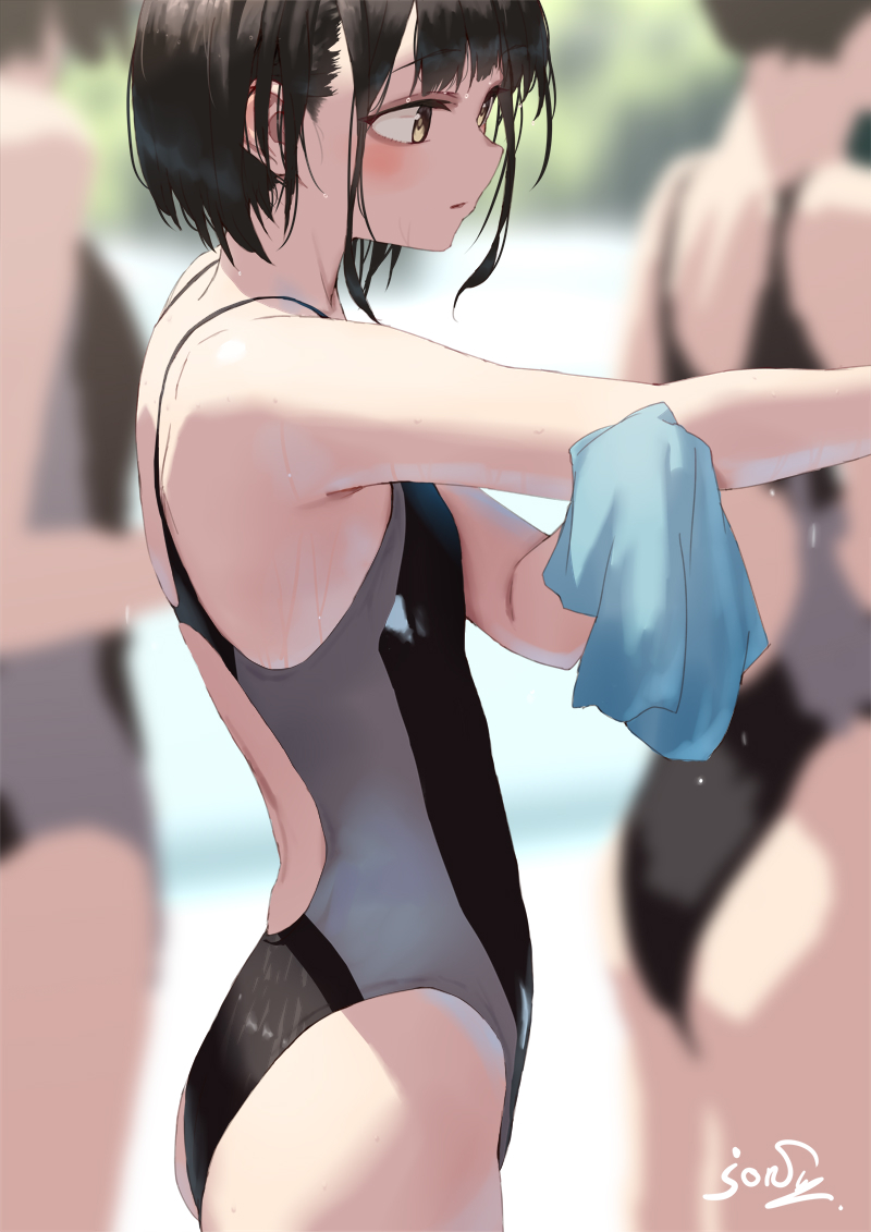 This is a pixiv picture whose title is 体を拭いてる女子.