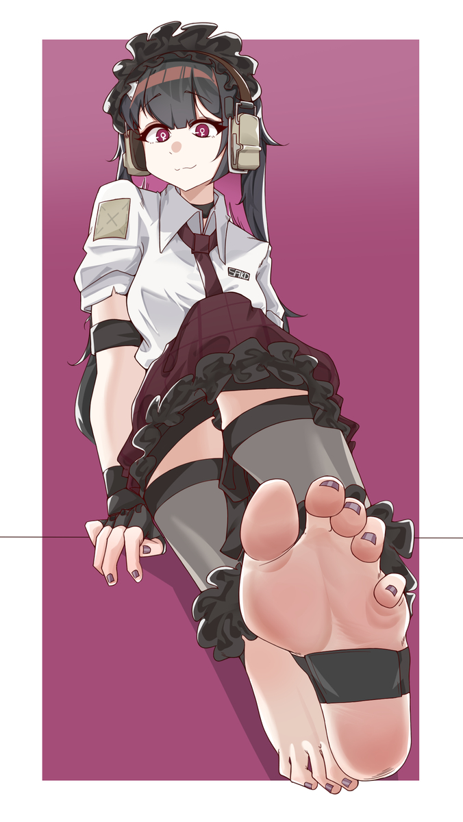 This is a pixiv picture whose title is 【OC】晒脚的嘉萘缇（简介有差分）.