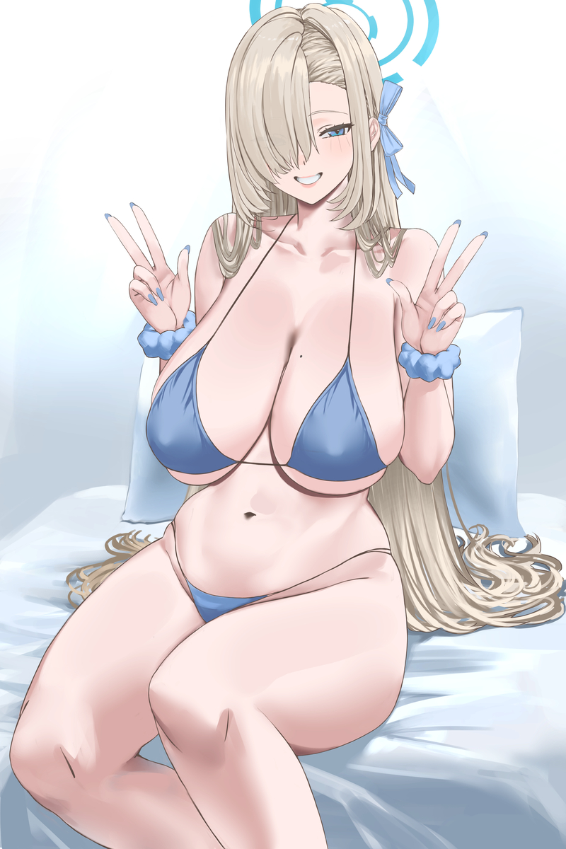 This is a pixiv picture whose title is 一之瀬アスナ(水着).
