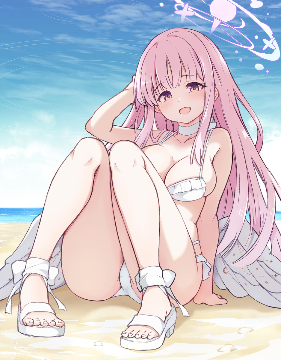 This is a pixiv picture whose title is ブルアカ　水着ミカ。.