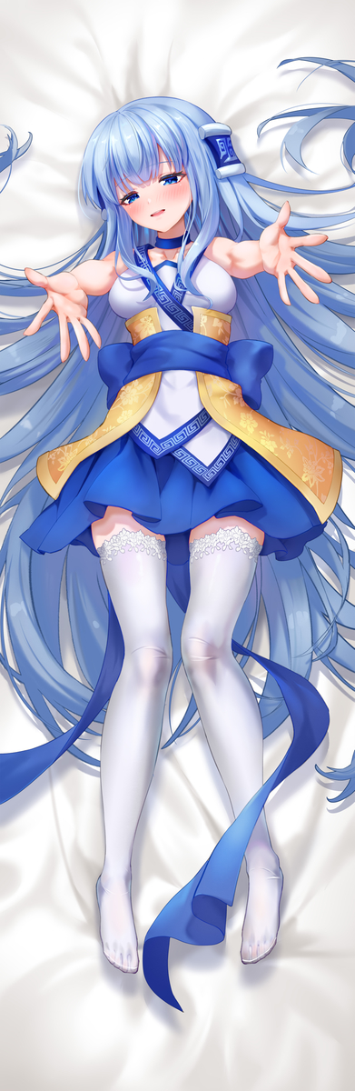 This is a pixiv picture whose title is 龙葵抱枕.