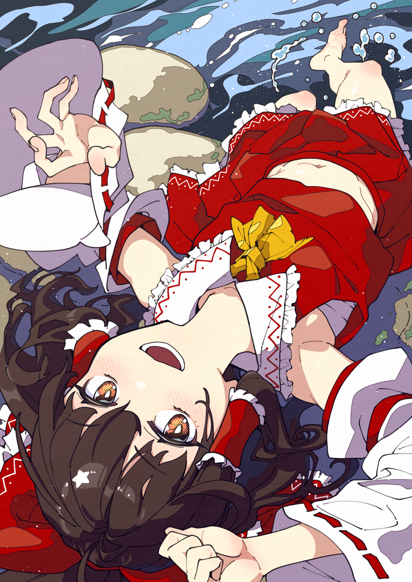 This is a pixiv picture whose title is 水浴び霊夢.