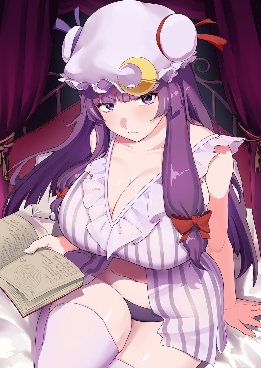 This is a pixiv picture whose title is 寝室の無防備パッチェさん.