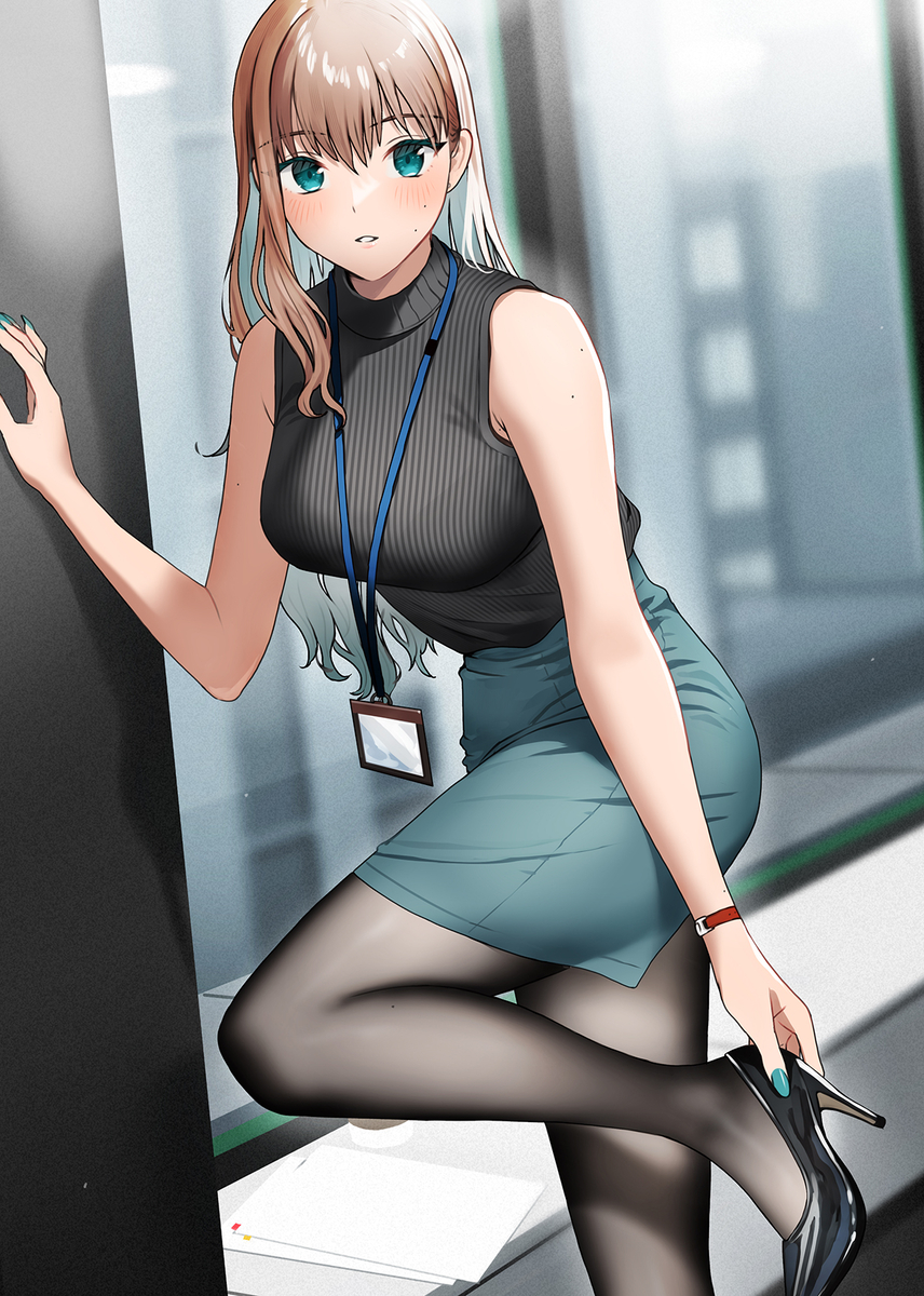 This is a pixiv picture whose title is パンプスを履き直してる時に目が合った.