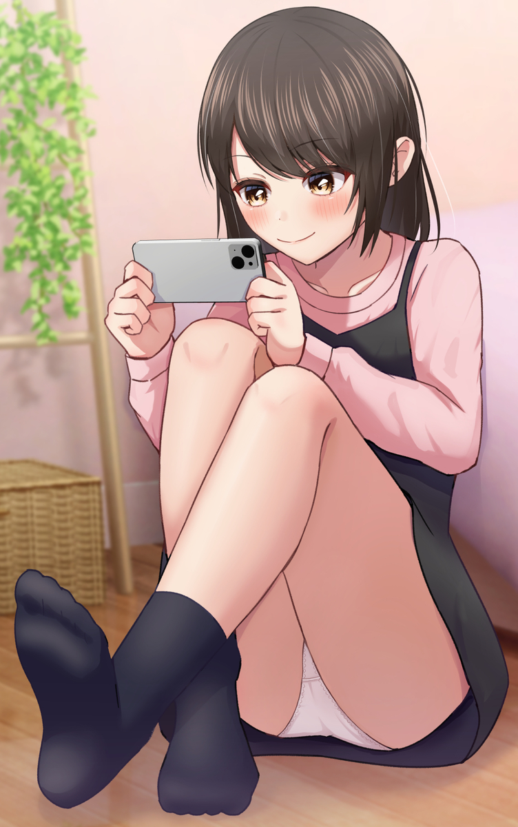 This is a pixiv picture whose title is 無防備にパンチラする女友達.