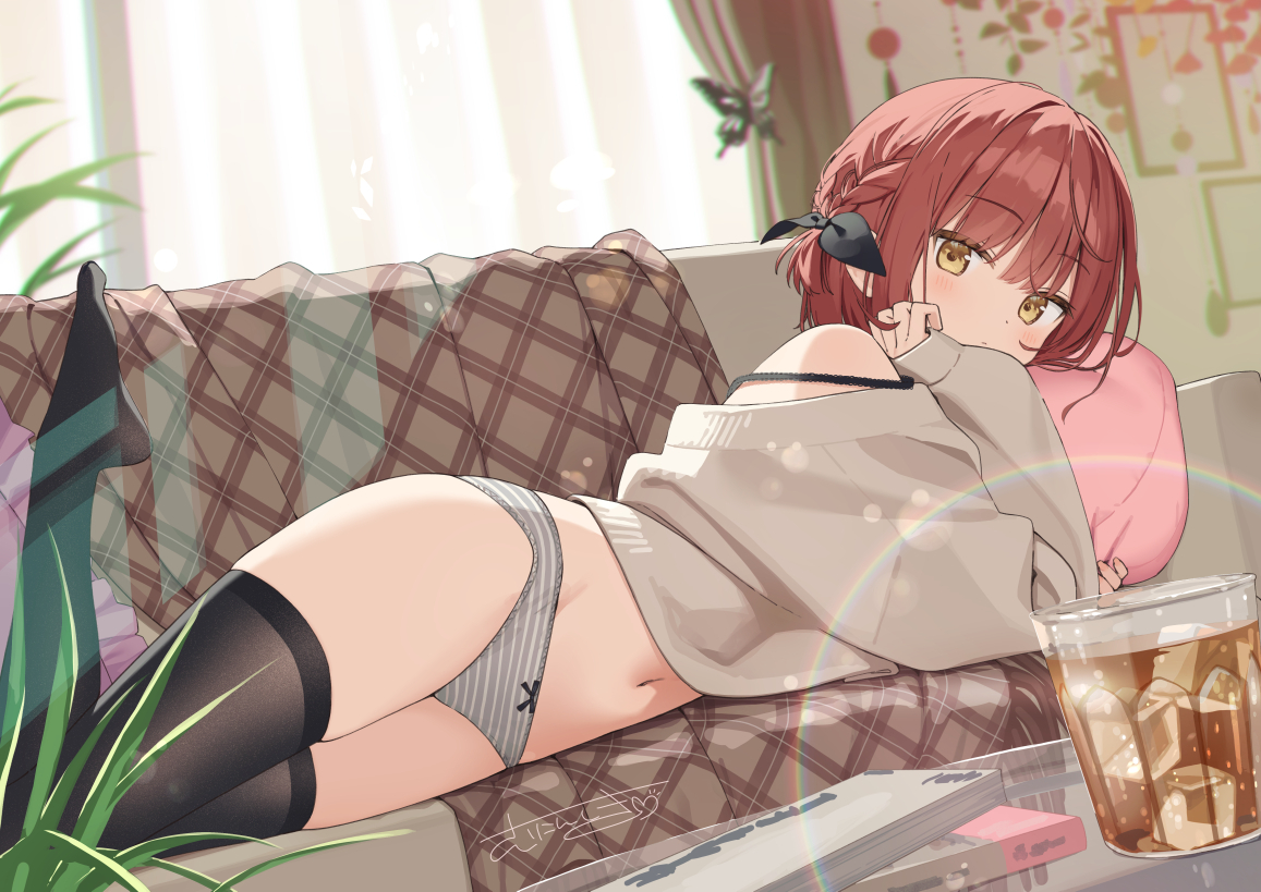 This is a pixiv picture whose title is 昼下がり.