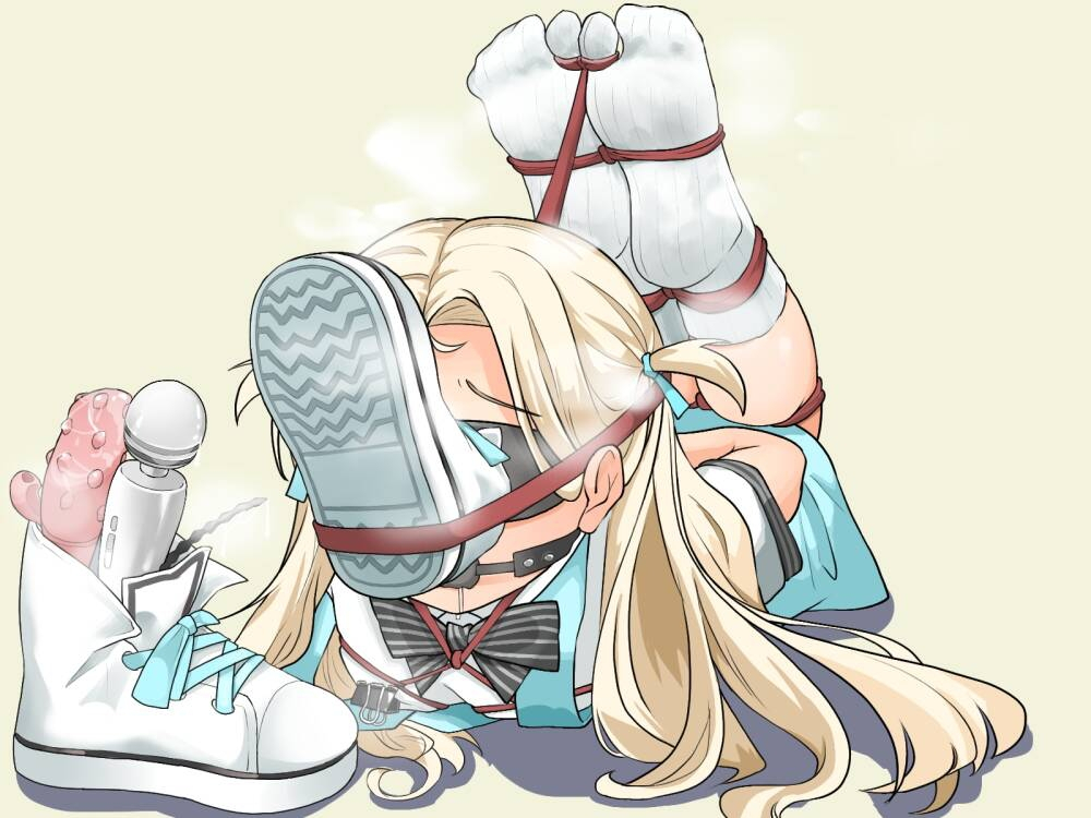 This is a pixiv picture whose title is 小空臭鞋蒙脸全包拘束.