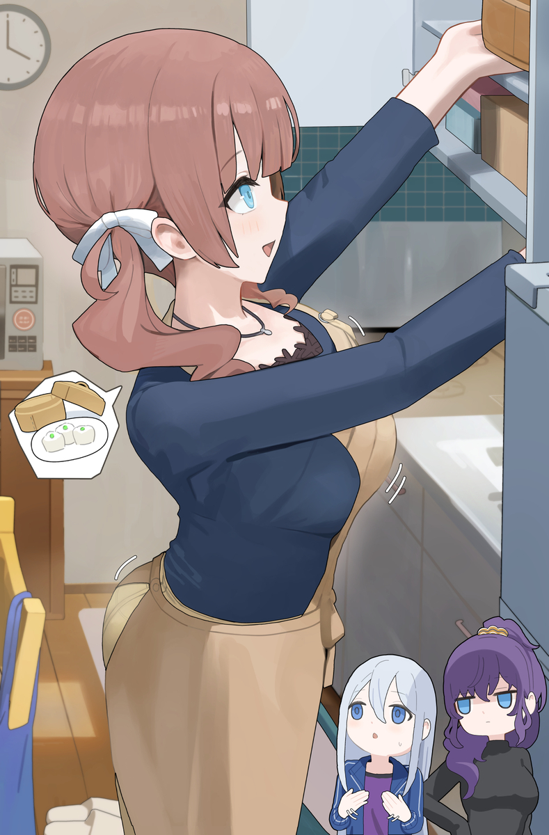 This is a pixiv picture whose title is 🎼「望月さんって......」.