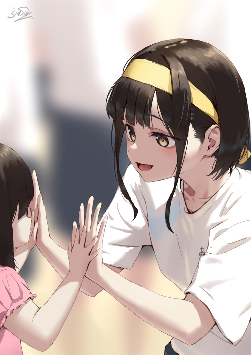 This is a pixiv picture whose title is 飛び入り参加のハイタッチ.