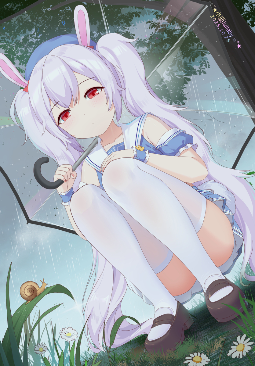 This is a pixiv picture whose title is 拉菲 蹲在雨天的草地上.