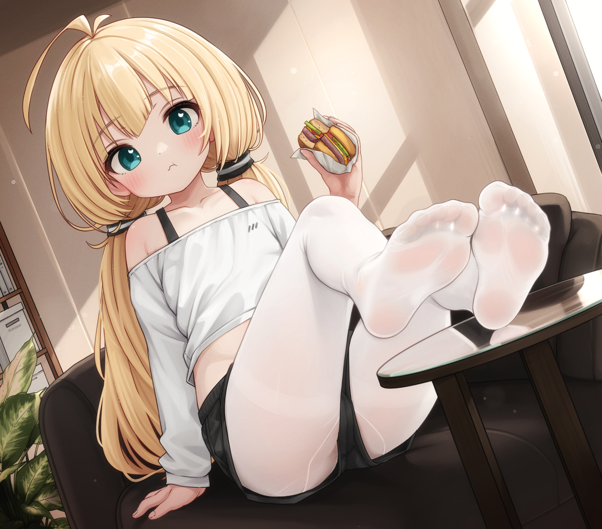 This is a pixiv picture whose title is Miu 🍔.