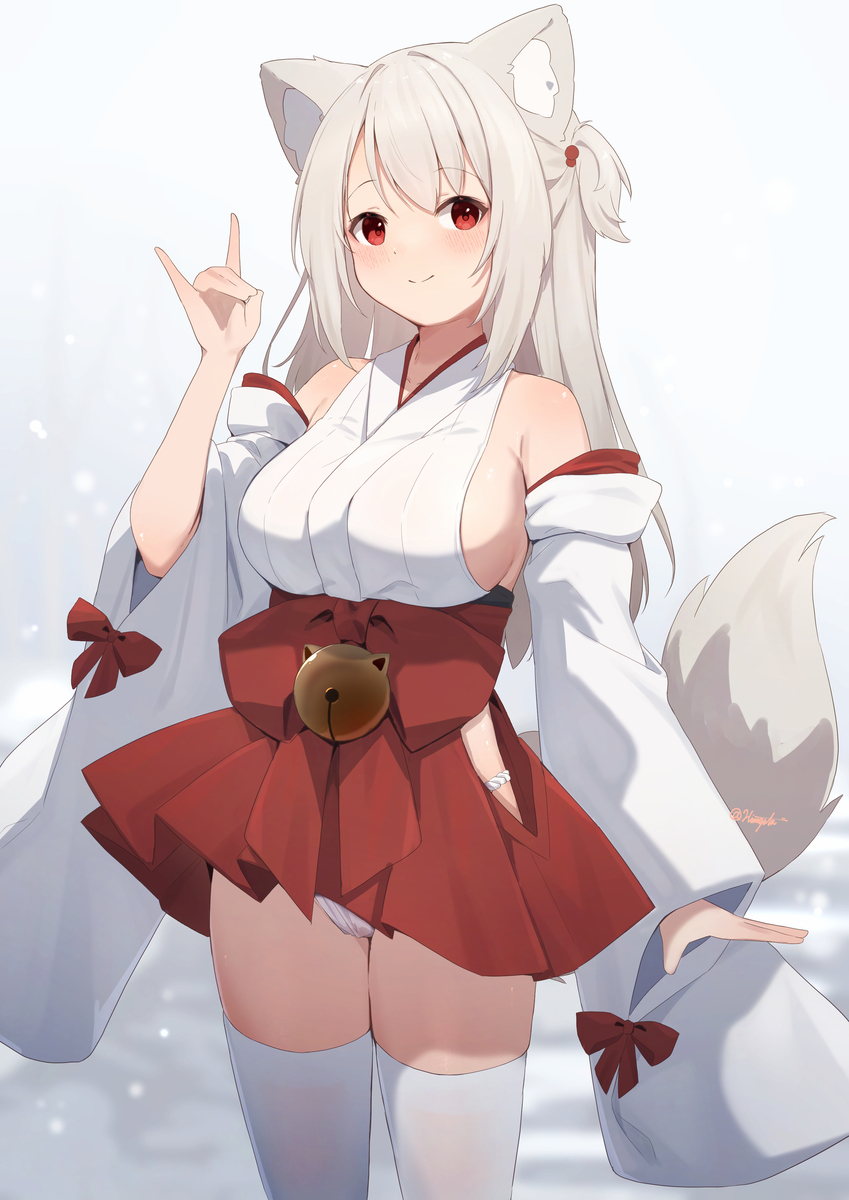 This is a pixiv picture whose title is 巫女きつねちゃん.