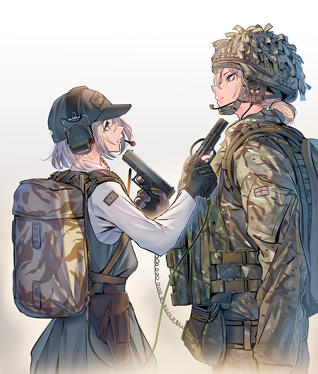 This is a pixiv picture whose title is 新刊「Gun×Girls＋δ」.