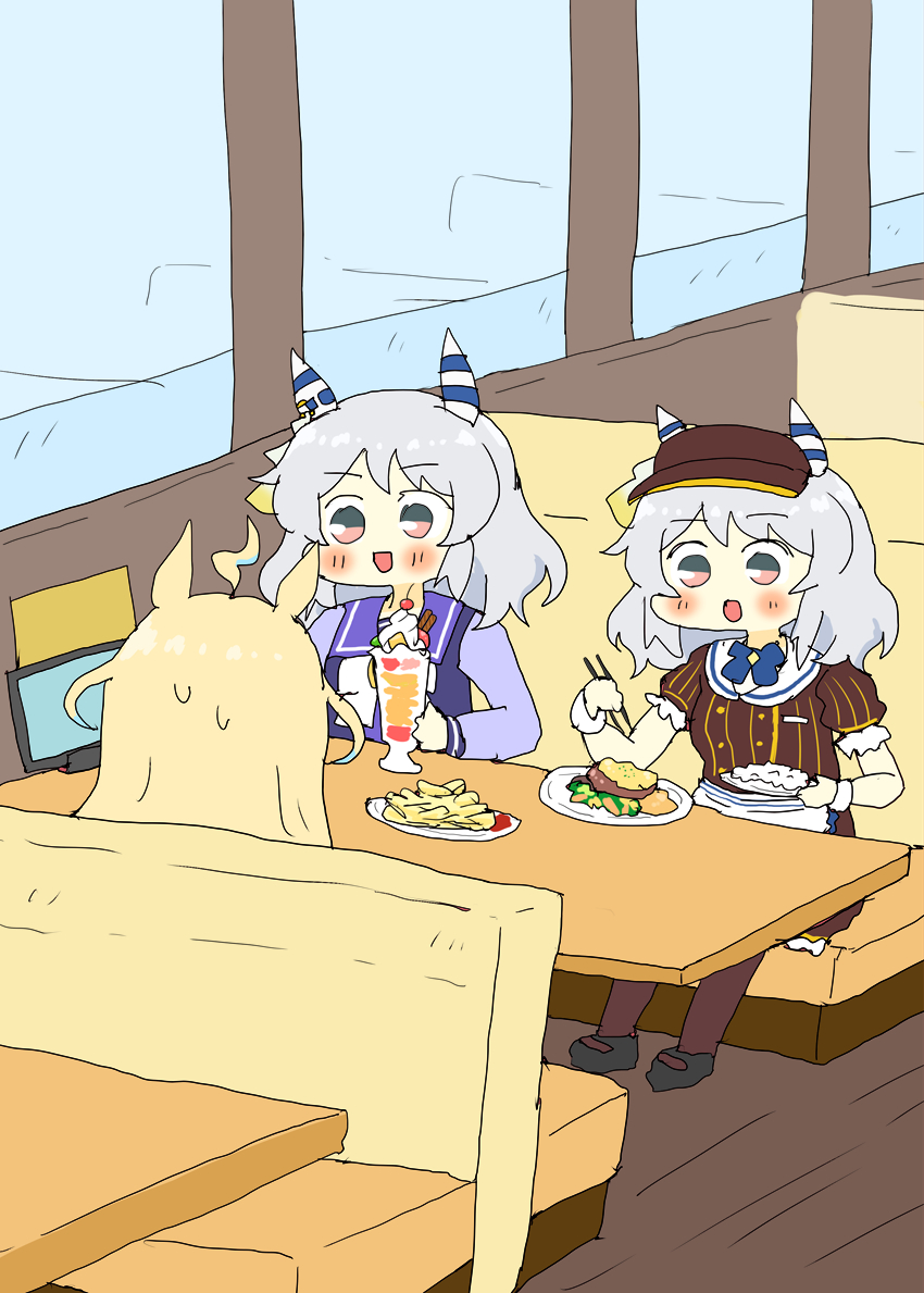 This is a pixiv picture whose title is ココス食べたい人格とココス店員人格の分離に成功したミラ子.