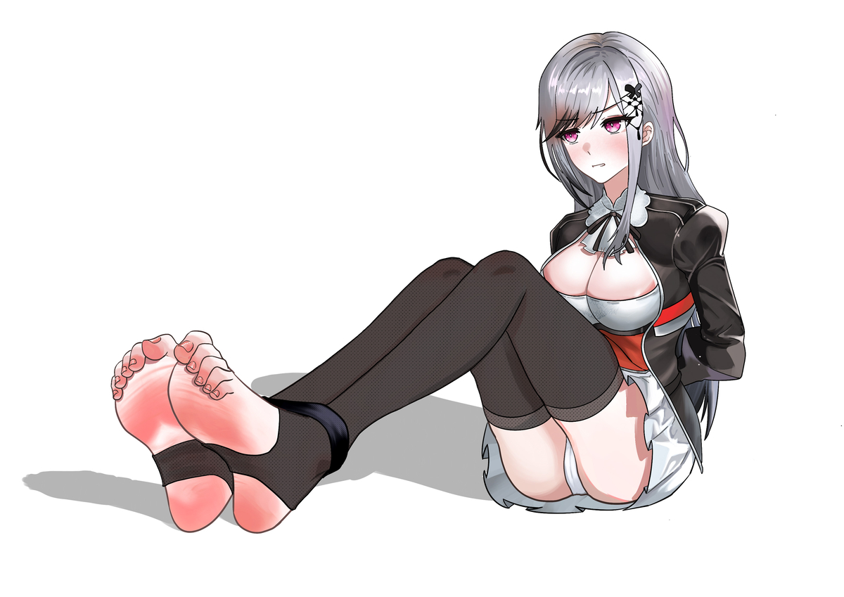 This is a pixiv picture whose title is 碧蓝航线第二集：敦刻尔克的踩脚袜.