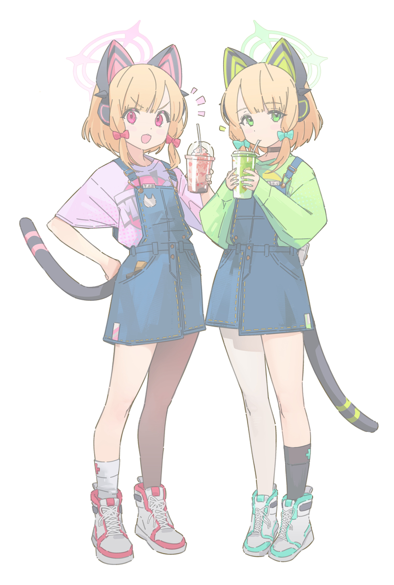 This is a pixiv picture whose title is 奶茶店员工小红小绿.