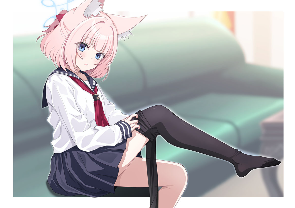 This is a pixiv picture whose title is 着替え中.