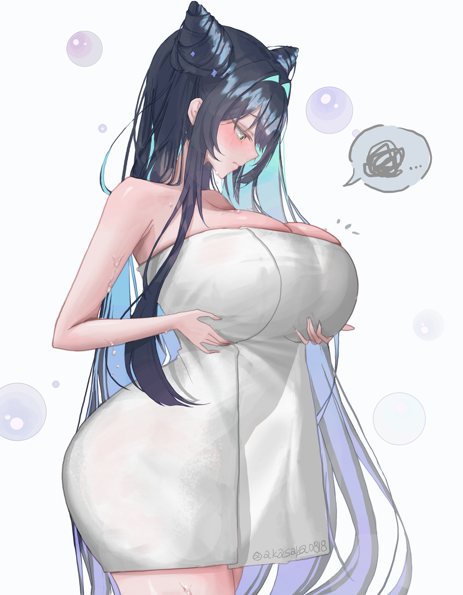 This is a pixiv picture whose title is セイレーン🫧.