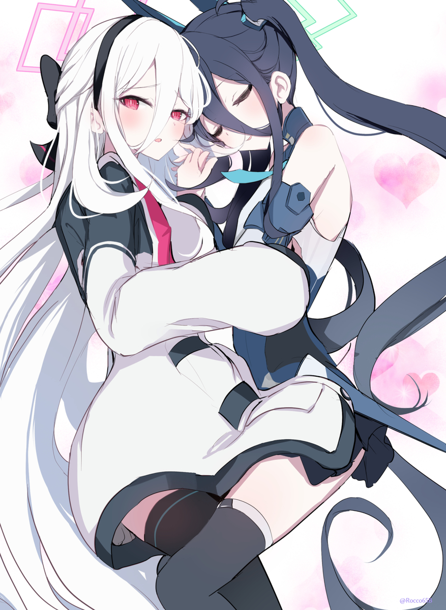 This is a pixiv picture whose title is 💗💙.
