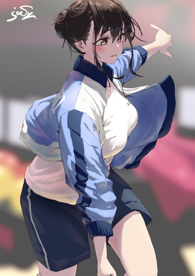 This is a pixiv picture whose title is リリースに釘付けさせる長身女子.