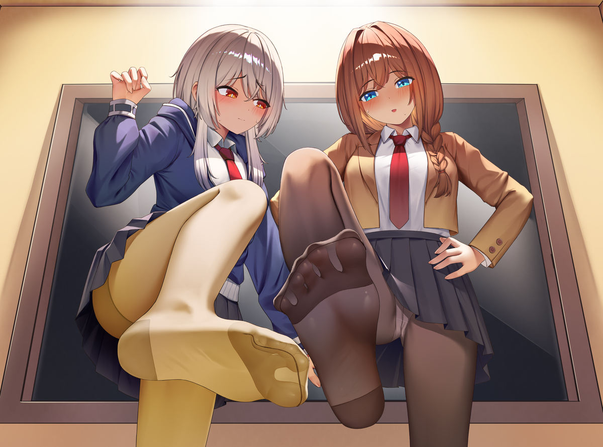 This is a pixiv picture whose title is 汗脚《真夜中ハートチューン》.