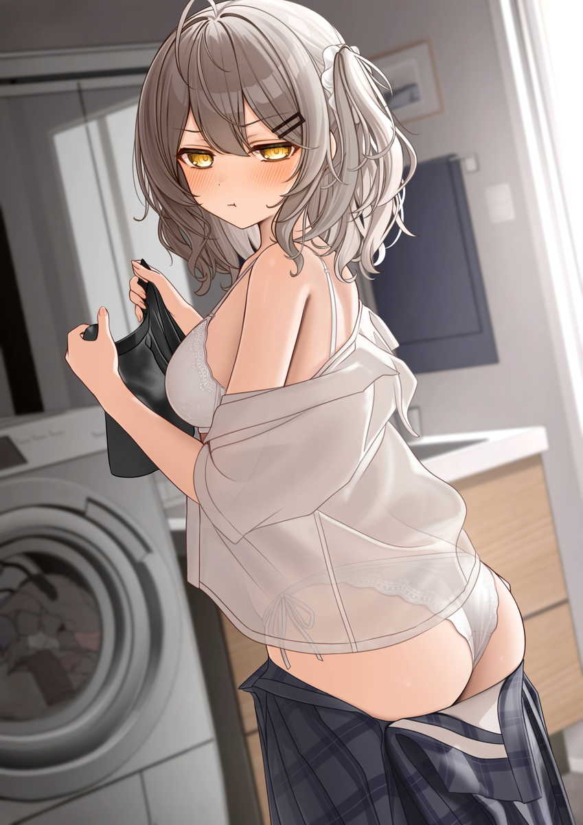 This is a pixiv picture whose title is おにいまた下着そのまま入れてる…匂い移るからやめてって言ったのに.