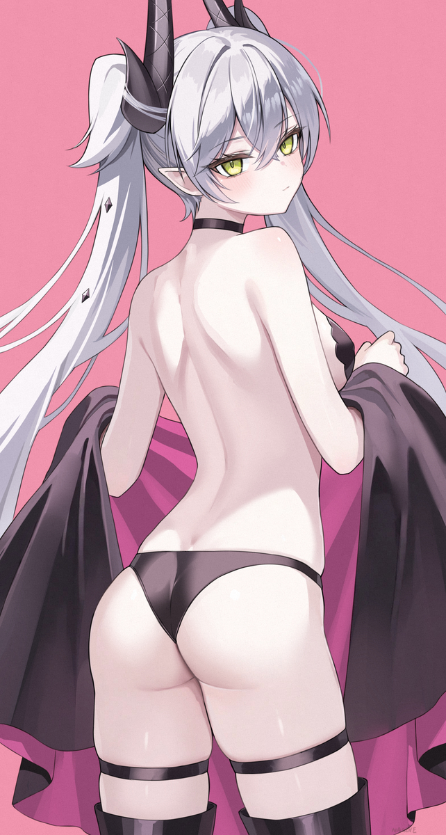 This is a pixiv picture whose title is 着替え.