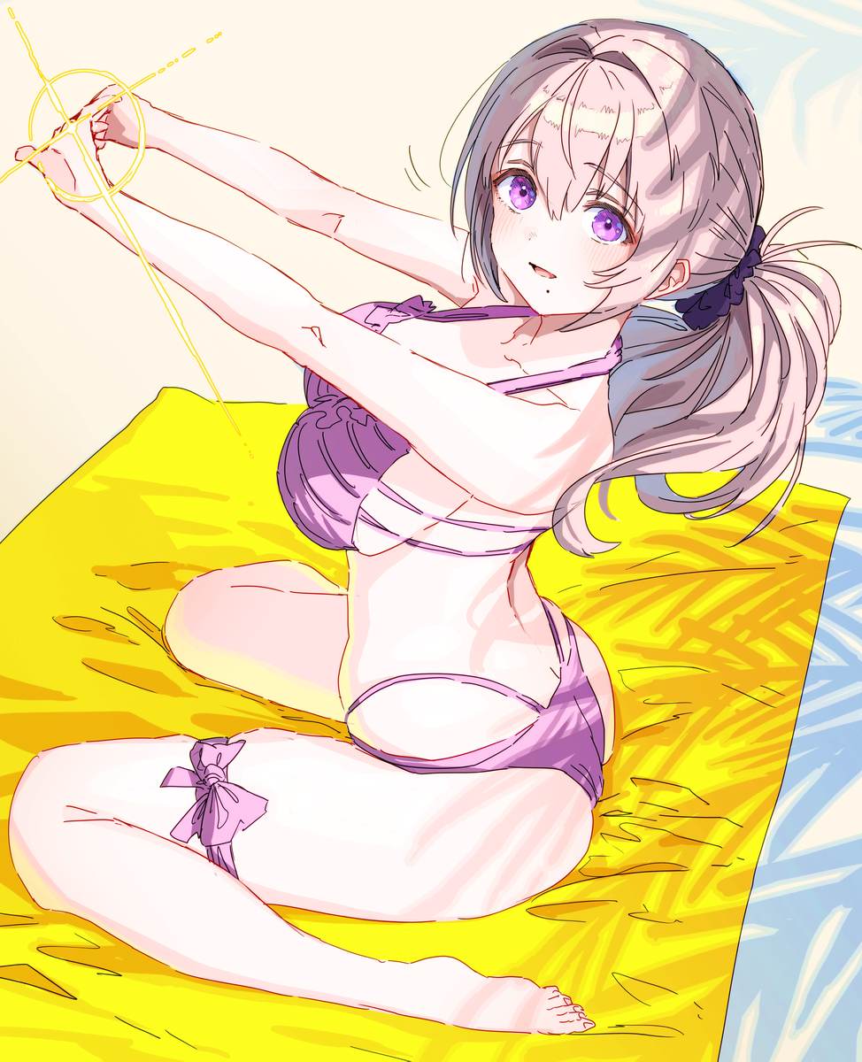 This is a pixiv picture whose title is 準備運動中の奥さん.