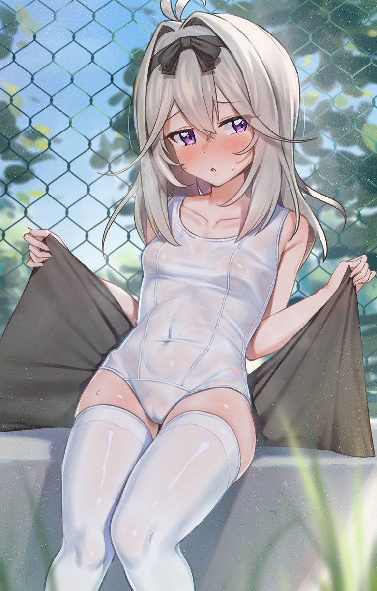 This is a pixiv picture whose title is るるか白スク水着ニーソ野外露出.