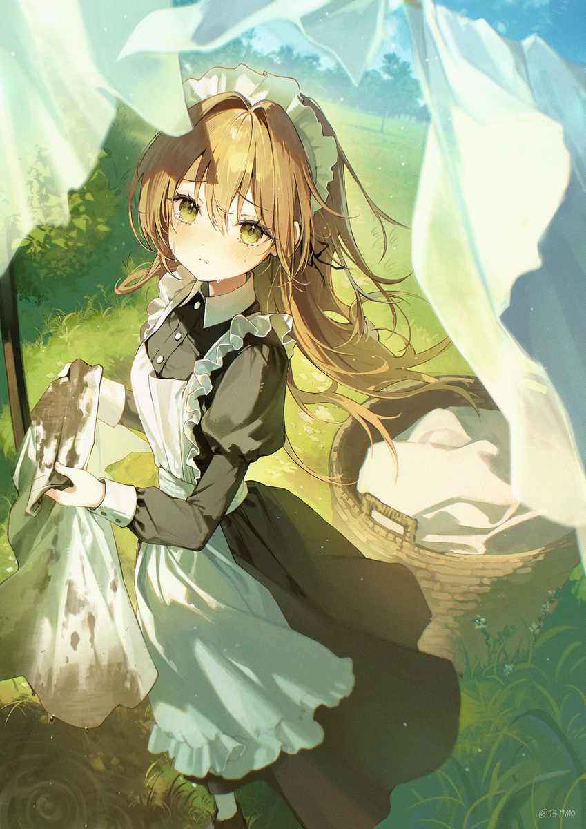 This is a pixiv picture whose title is maid.