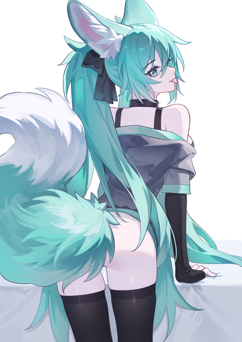 This is a pixiv picture whose title is 狐狐miku.