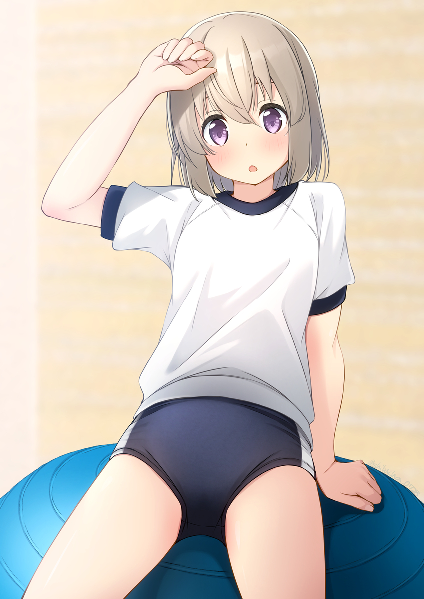 This is a pixiv picture whose title is バランスボールいぶきさん.